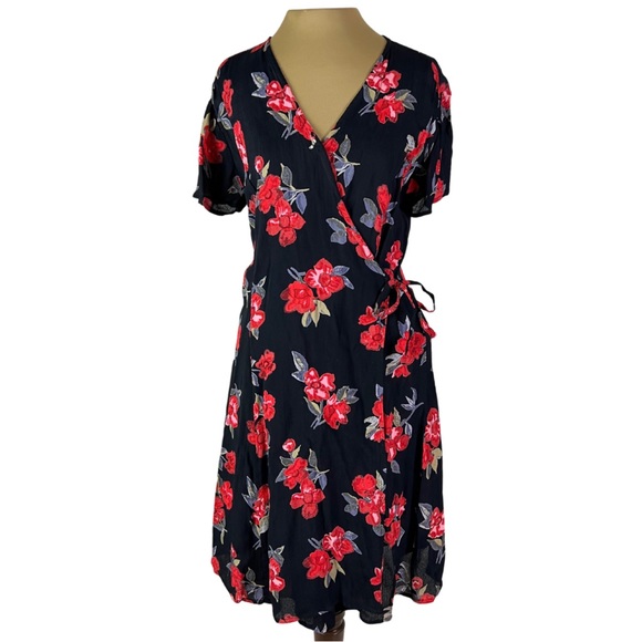 Miss Selfridge Black Floral Wrap Dress - Picture 2 of 8